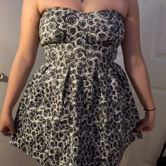 Princess Cut Strapless Dress - Picture 1 of 1